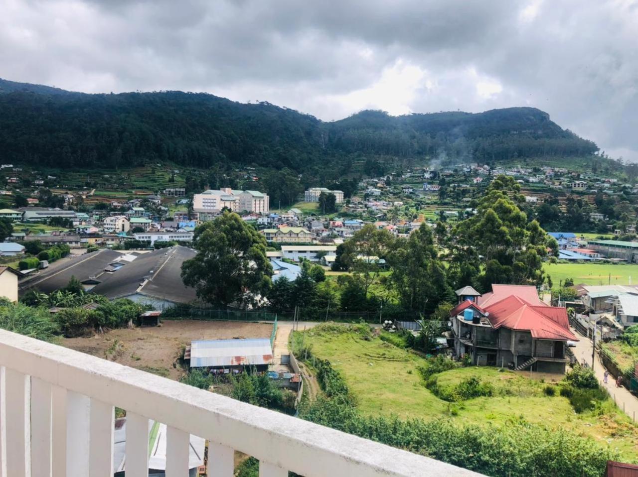 Hikers Inn نوفارا إيلِيا المظهر الخارجي الصورة
